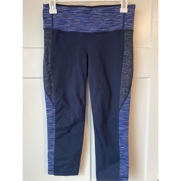Athleta Navy Capri - Picture 1 of 5